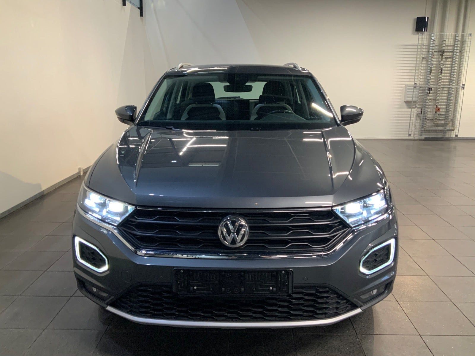 Grå VW T-Roc fra 2020