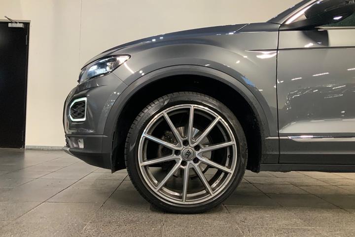 Grå VW T-Roc fra 2020