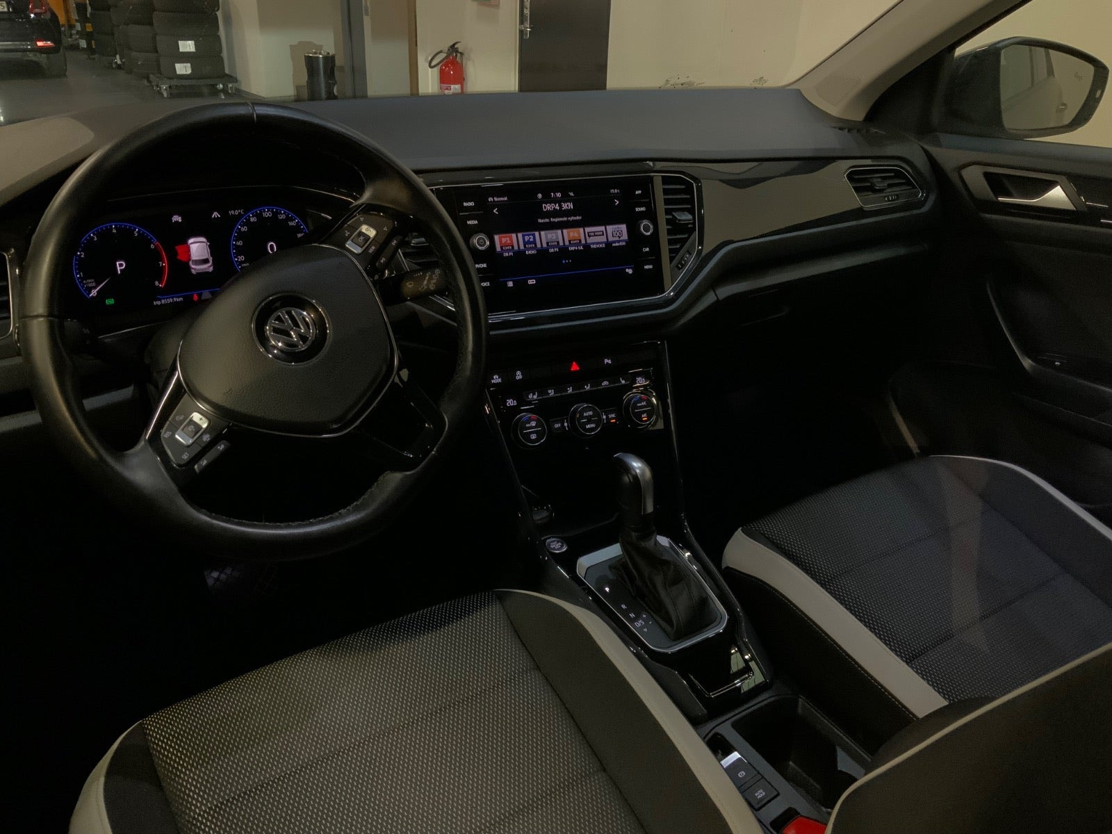Grå VW T-Roc fra 2020