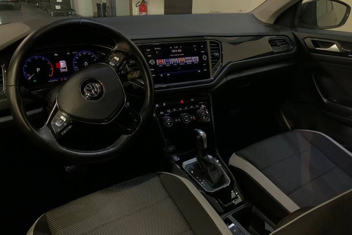 Grå VW T-Roc fra 2020