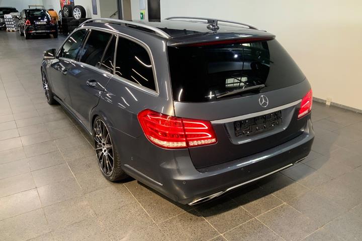 Grå Mercedes E350 fra 2014
