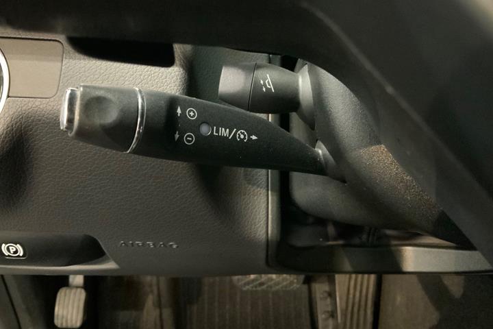 Grå Mercedes E350 fra 2014