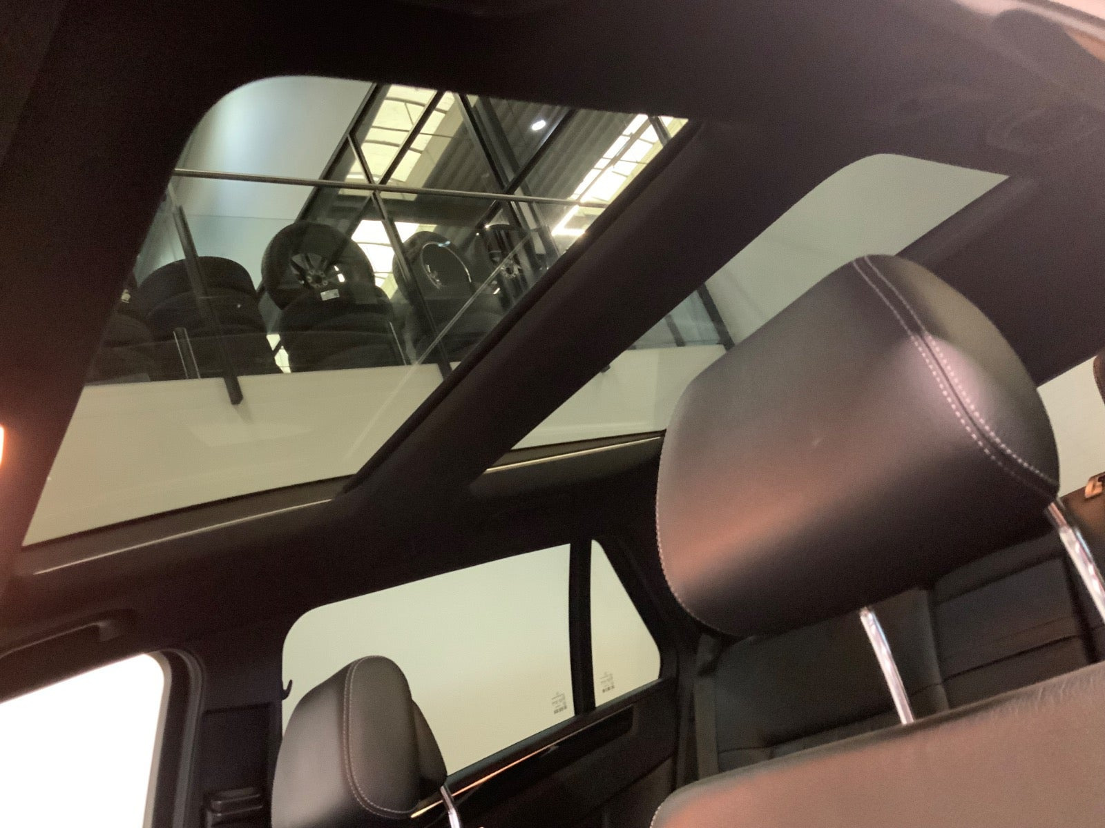 Grå Mercedes E350 fra 2014