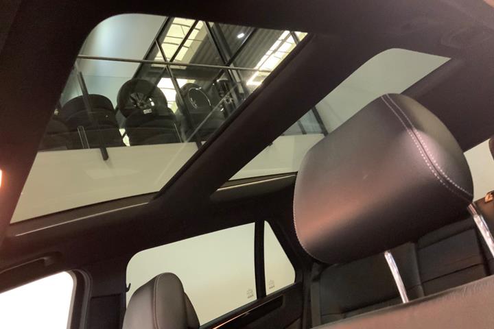 Grå Mercedes E350 fra 2014