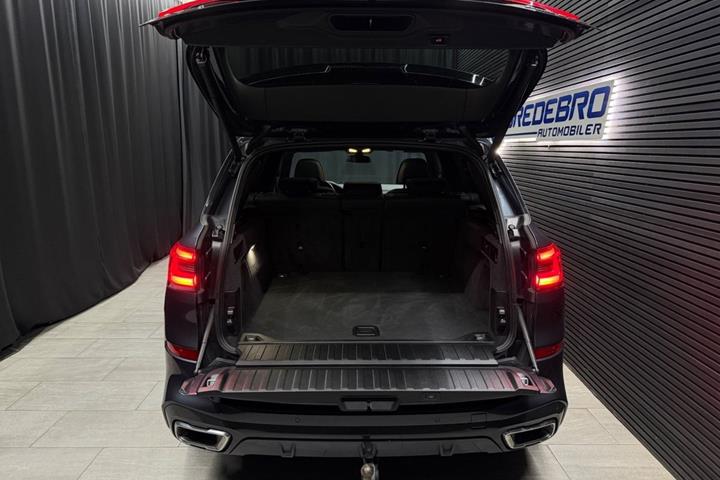 Grå BMW X5 fra 2018