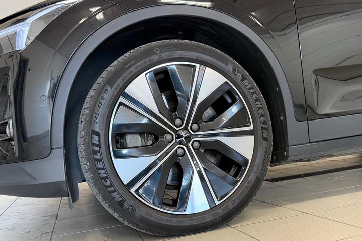 Sort Polestar 2 fra 2023