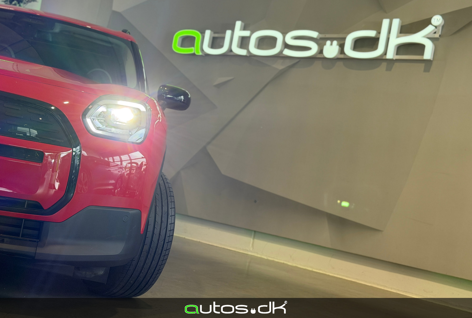 Rød Mini Countryman E fra 2025