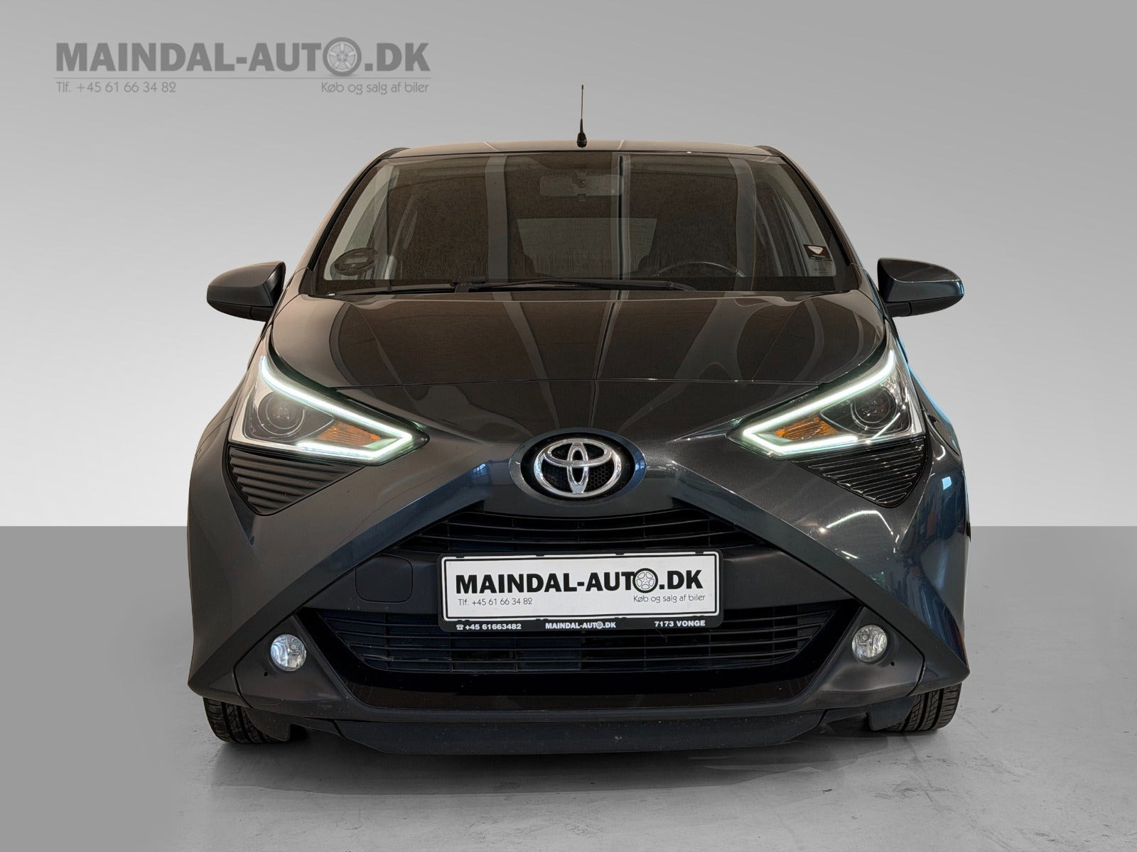 Grå Toyota Aygo fra 2020