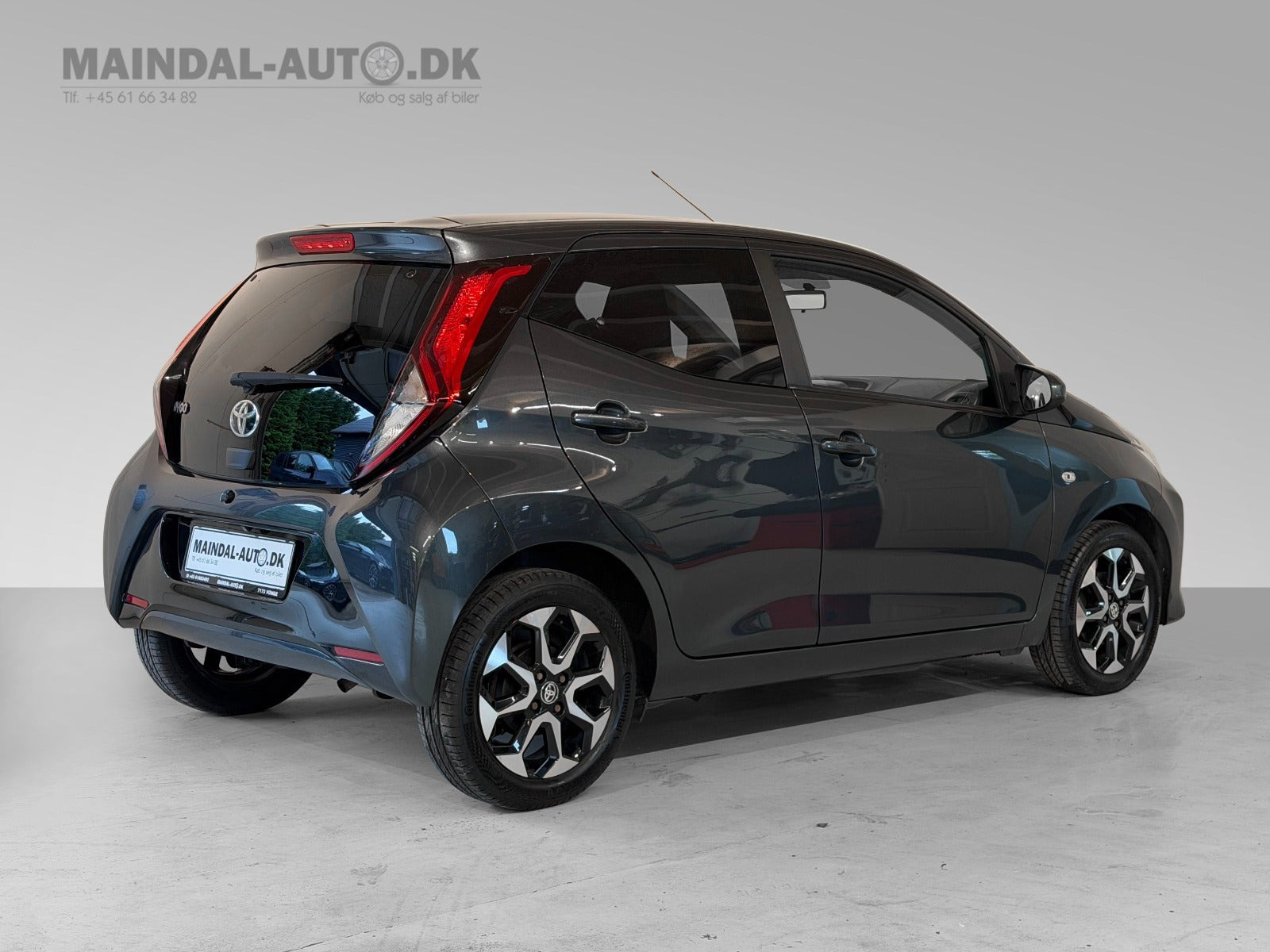 Grå Toyota Aygo fra 2020