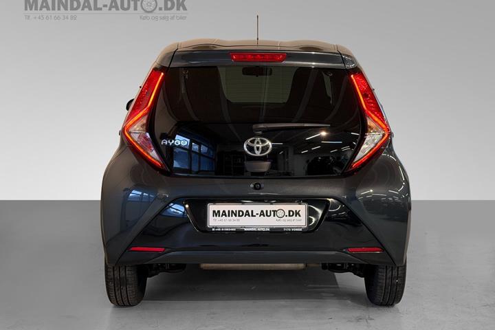 Grå Toyota Aygo fra 2020
