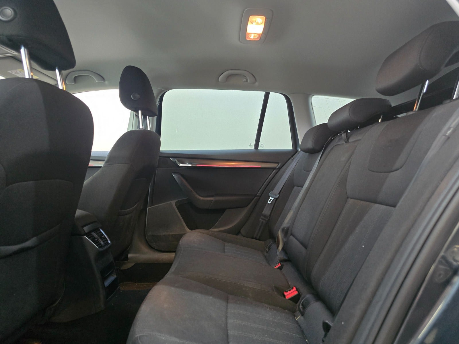 Grå Skoda Octavia fra 2018