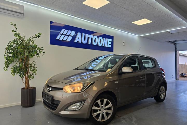 Sort Hyundai i20 fra 2013