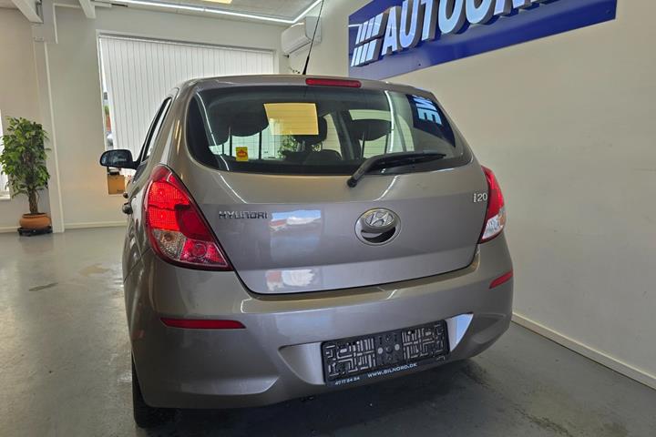 Sort Hyundai i20 fra 2013