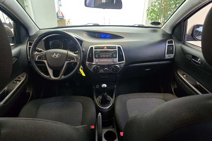 Sort Hyundai i20 fra 2013