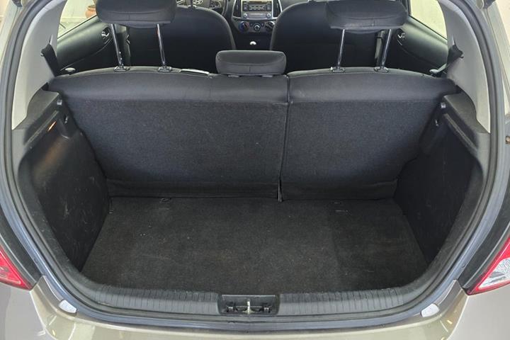 Sort Hyundai i20 fra 2013