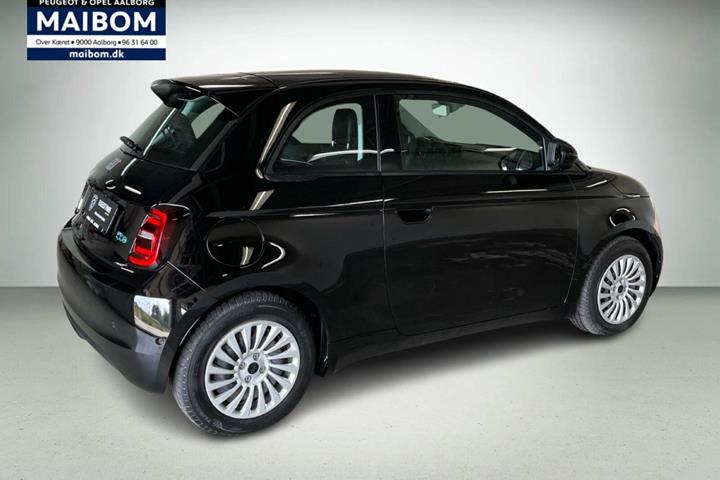 Sort Fiat 500e fra 2023