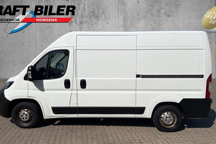 Hvid Peugeot Boxer 333 fra 2017
