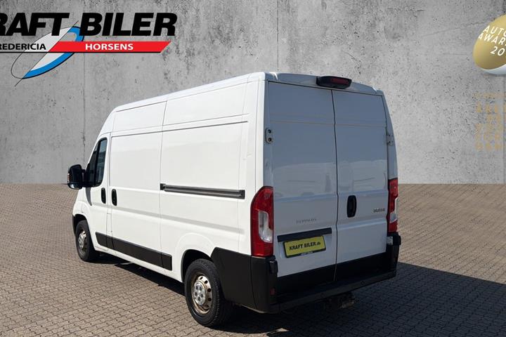 Hvid Peugeot Boxer 333 fra 2017
