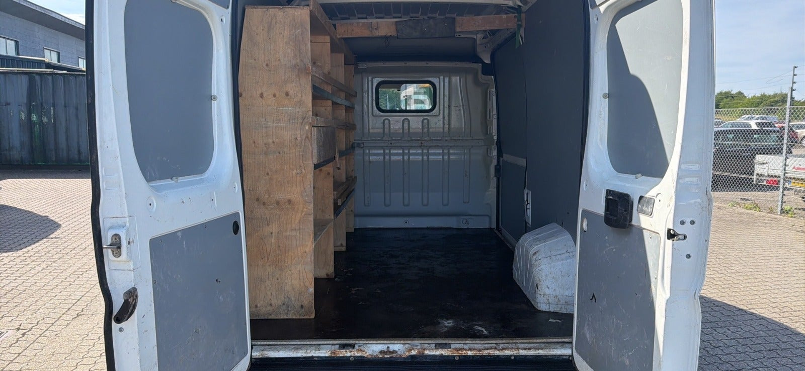 Hvid Peugeot Boxer 333 fra 2017