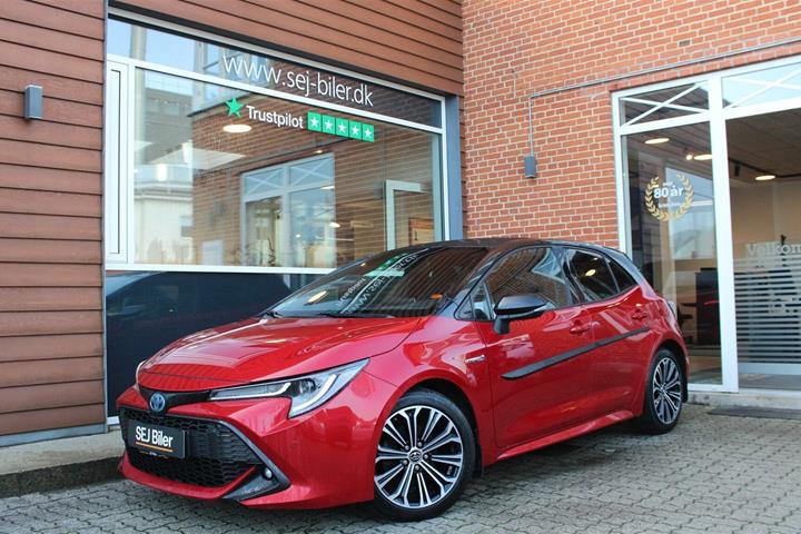 Rød Toyota Corolla fra 2019