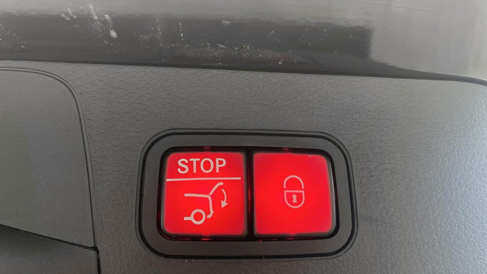 Sort Mercedes EQB250+ fra 2024