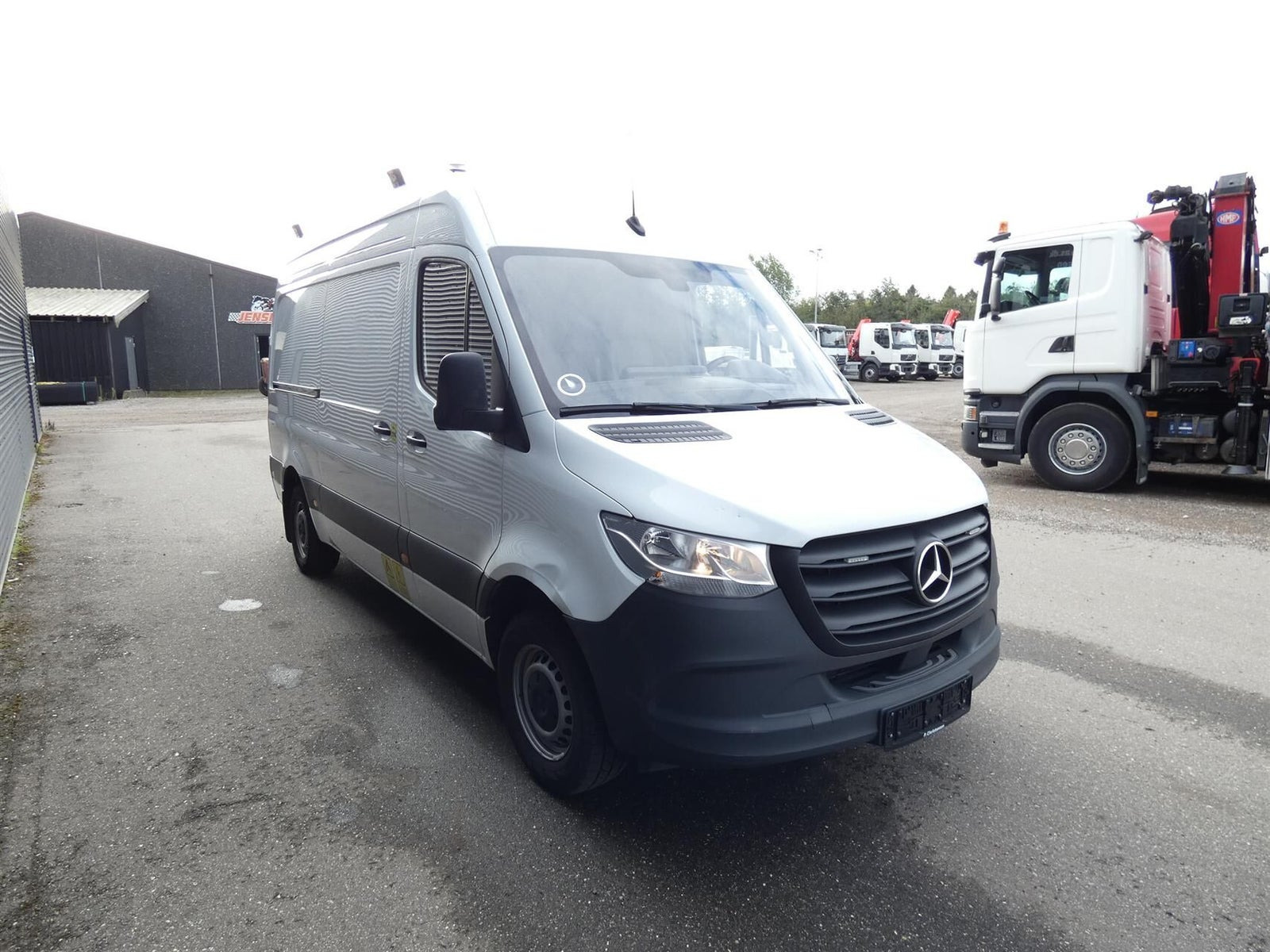 Hvid Mercedes Sprinter 317 fra 2024