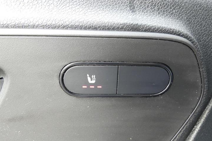 Hvid Mercedes Sprinter 317 fra 2024