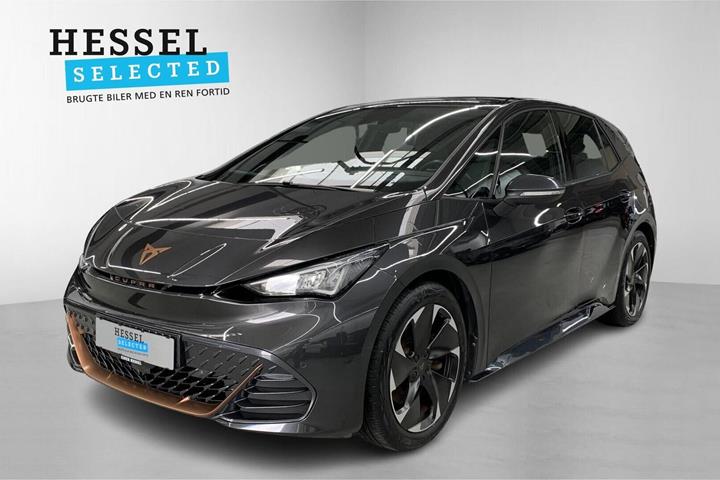 Grå Cupra Born fra 2022 set udefra