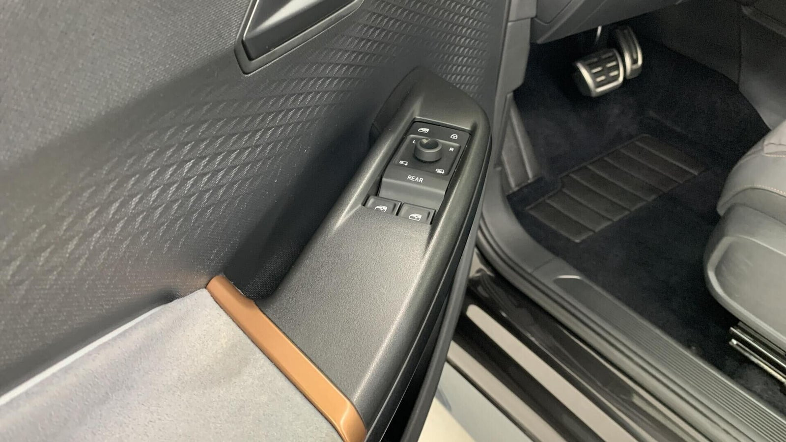 Grå Cupra Born fra 2022