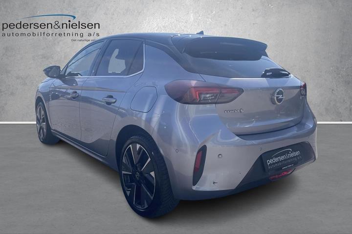 Grå Opel Corsa-e fra 2021