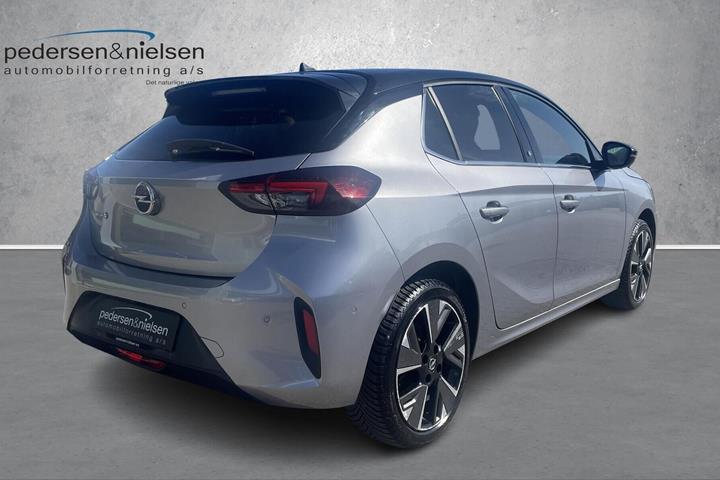 Grå Opel Corsa-e fra 2021