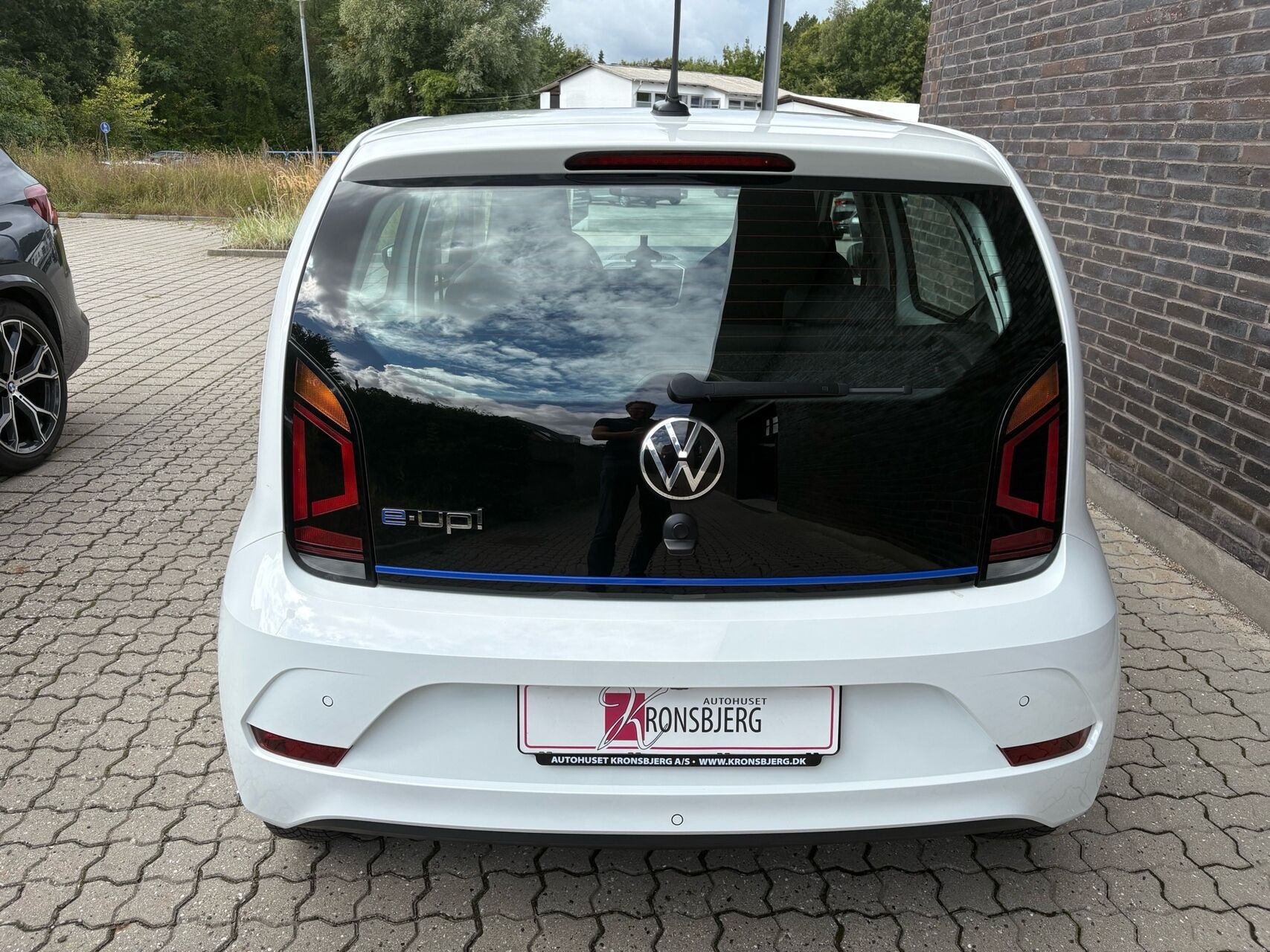 Hvid VW e-up fra 2021