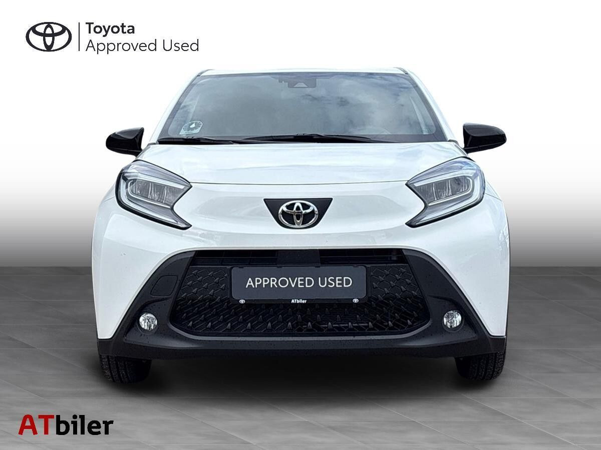 Hvid Toyota Aygo X fra 2025