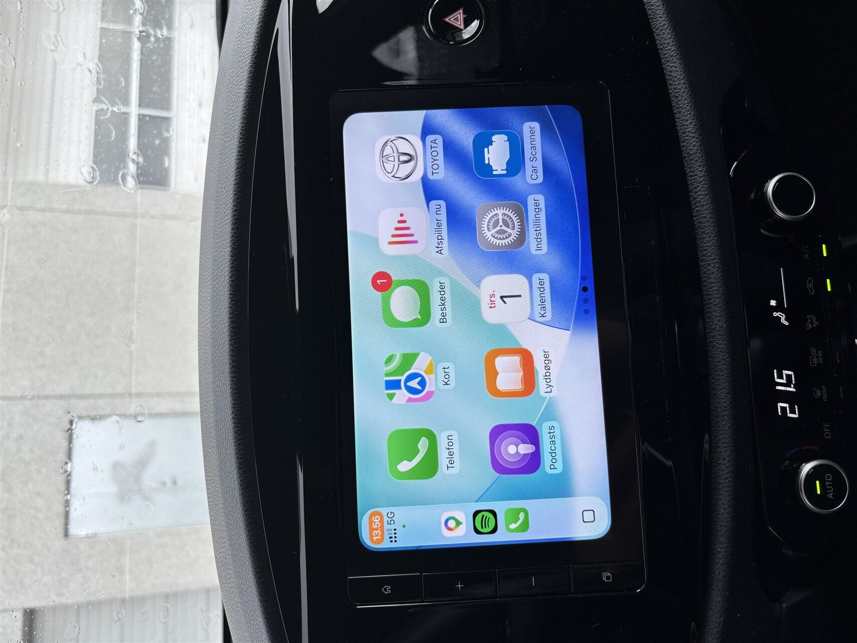 Hvid Toyota Aygo X fra 2025