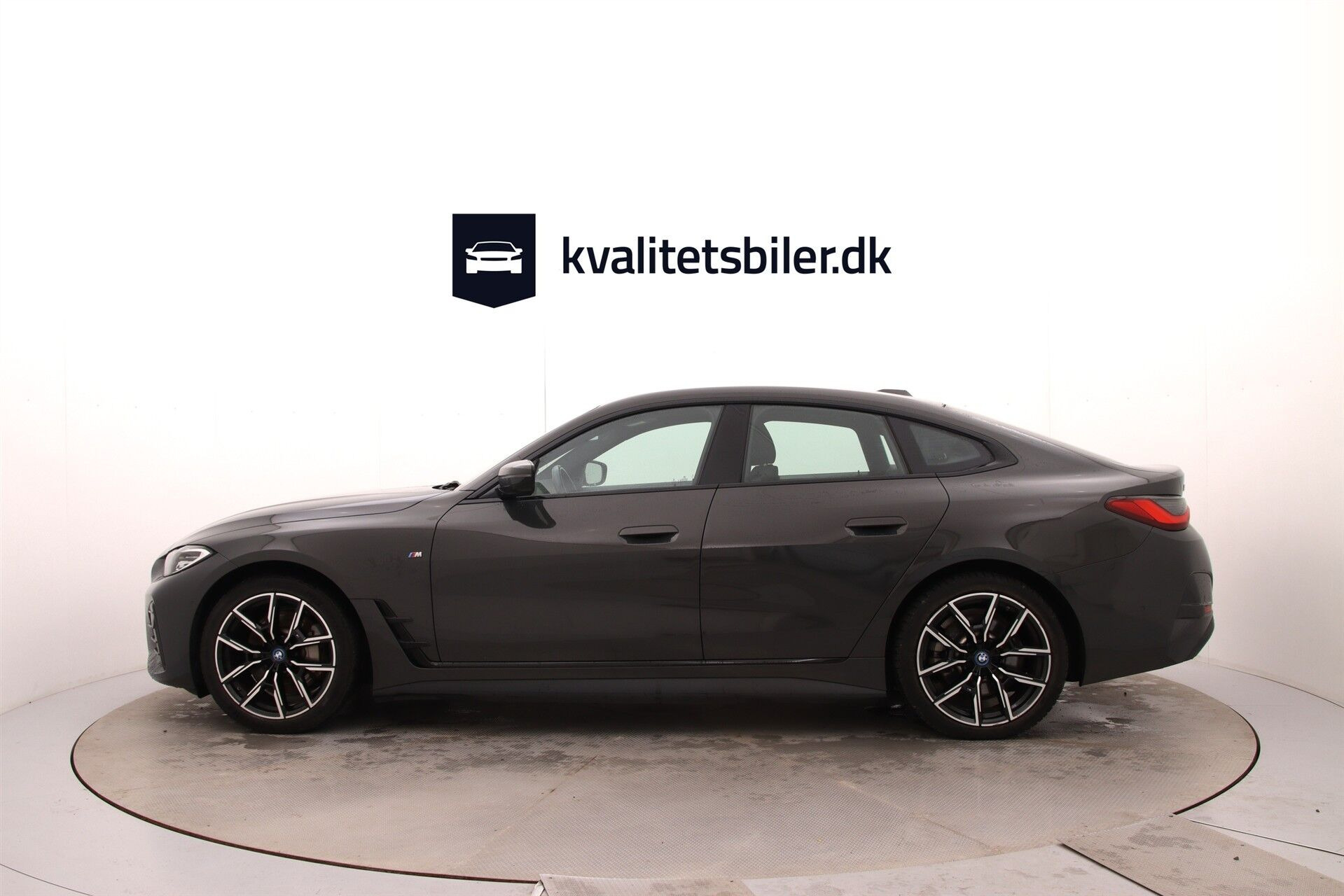 Grå BMW i4 fra 2022