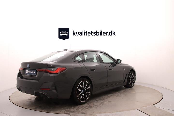 Grå BMW i4 fra 2022