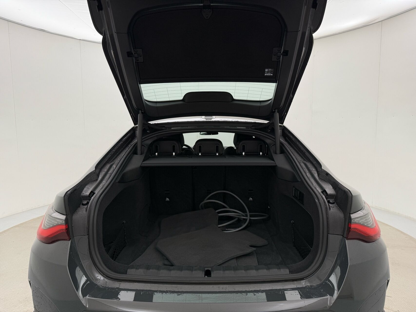 Grå BMW i4 fra 2022