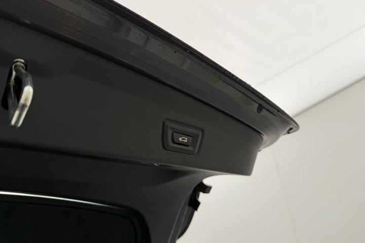 Grå BMW i4 fra 2022