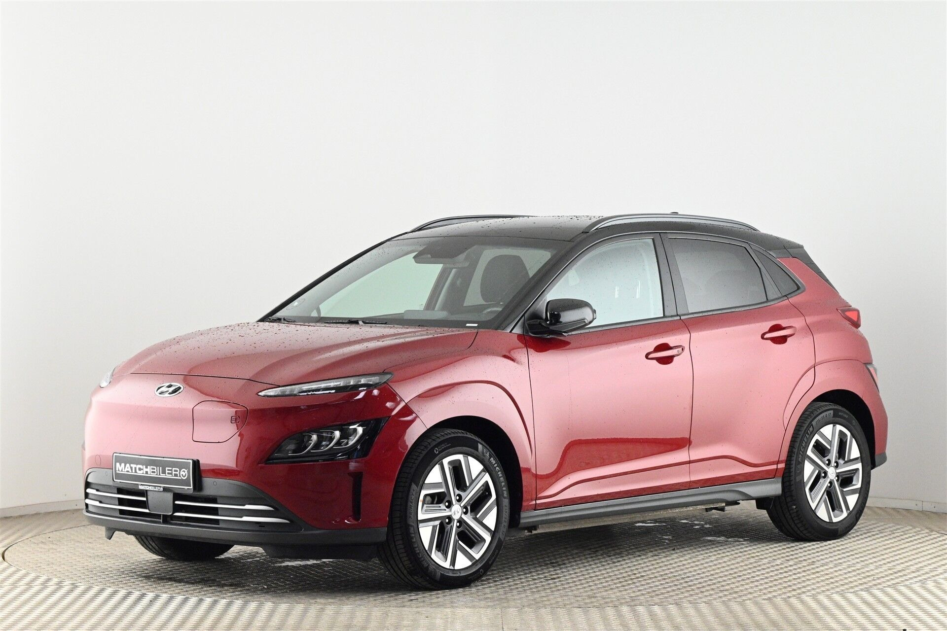 Rød Hyundai Kona fra 2022