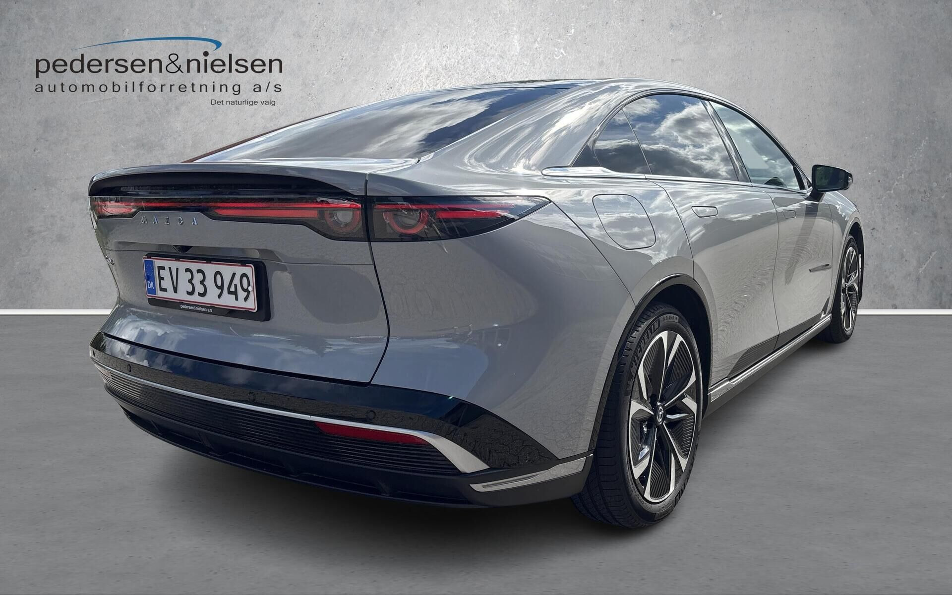 Grå Mazda 6e fra 2026