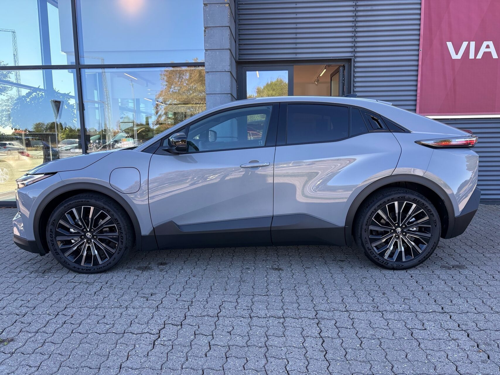 Grå Toyota Toyota C-HR+ fra 2026