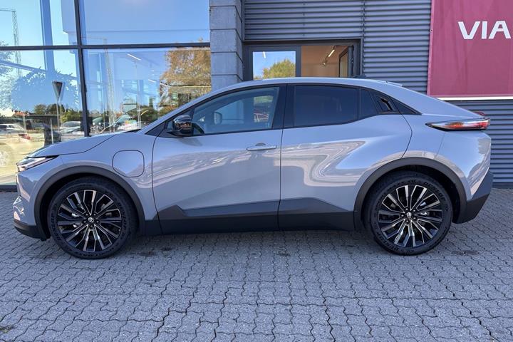 Grå Toyota Toyota C-HR+ fra 2026