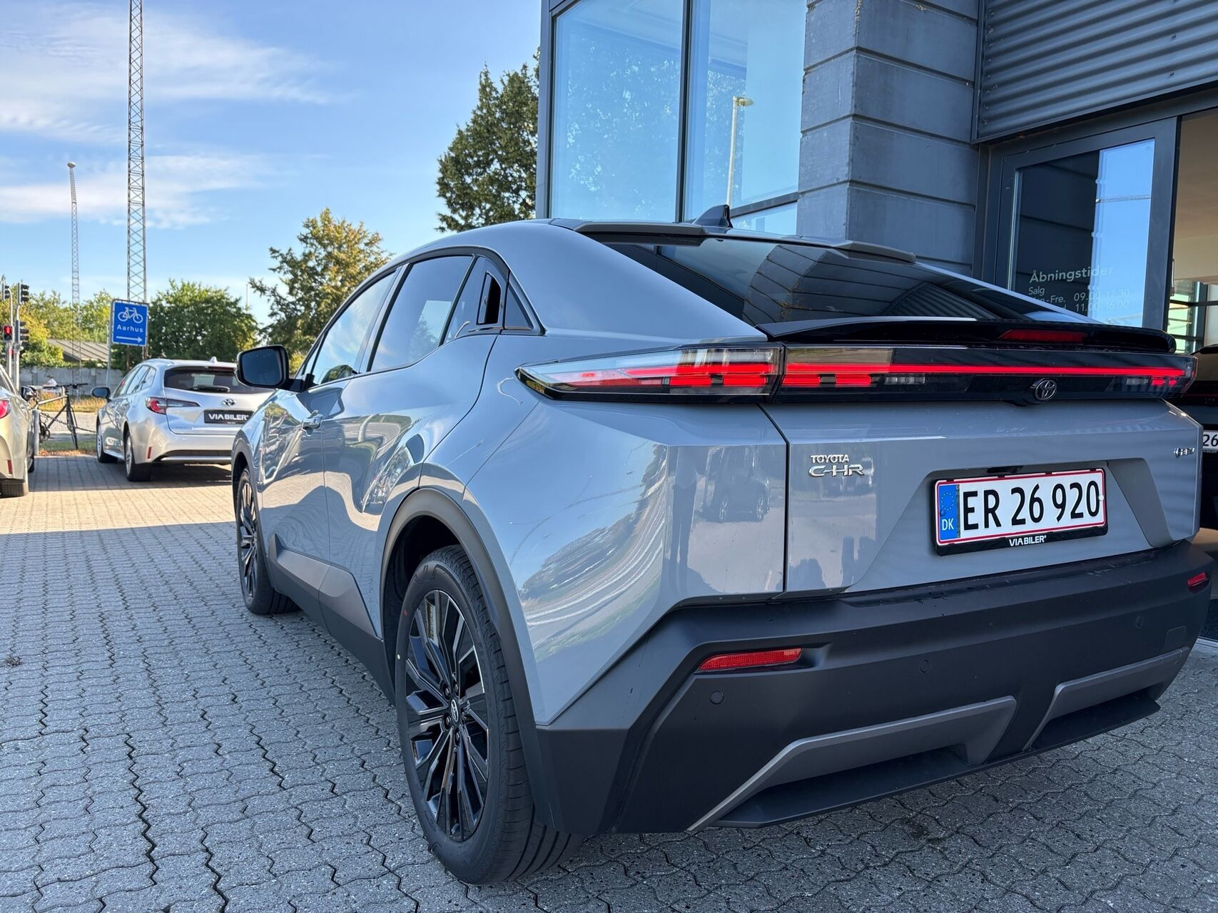 Grå Toyota Toyota C-HR+ fra 2026