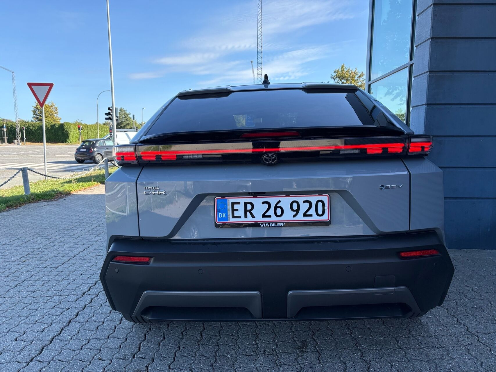 Grå Toyota Toyota C-HR+ fra 2026