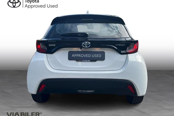 Hvid Toyota Yaris fra 2022
