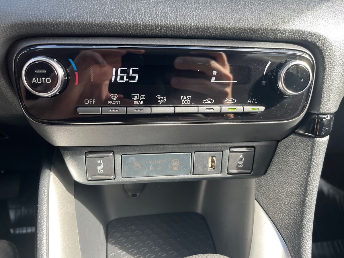 Hvid Toyota Yaris fra 2022