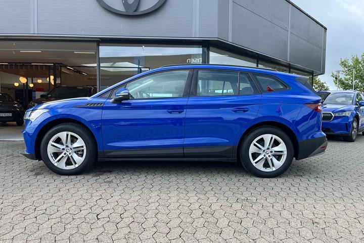 Blå Skoda Enyaq fra 2023