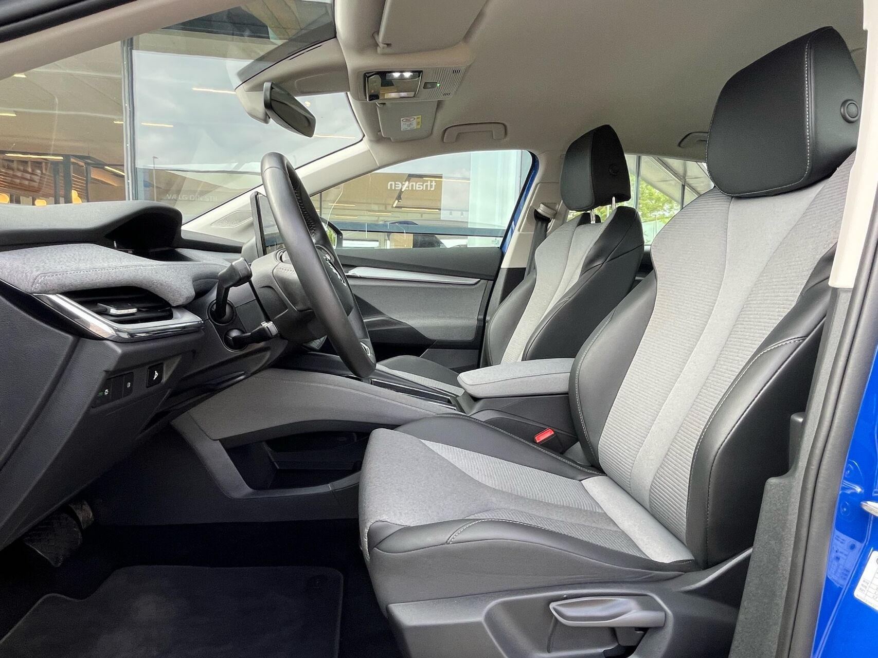 Blå Skoda Enyaq fra 2023