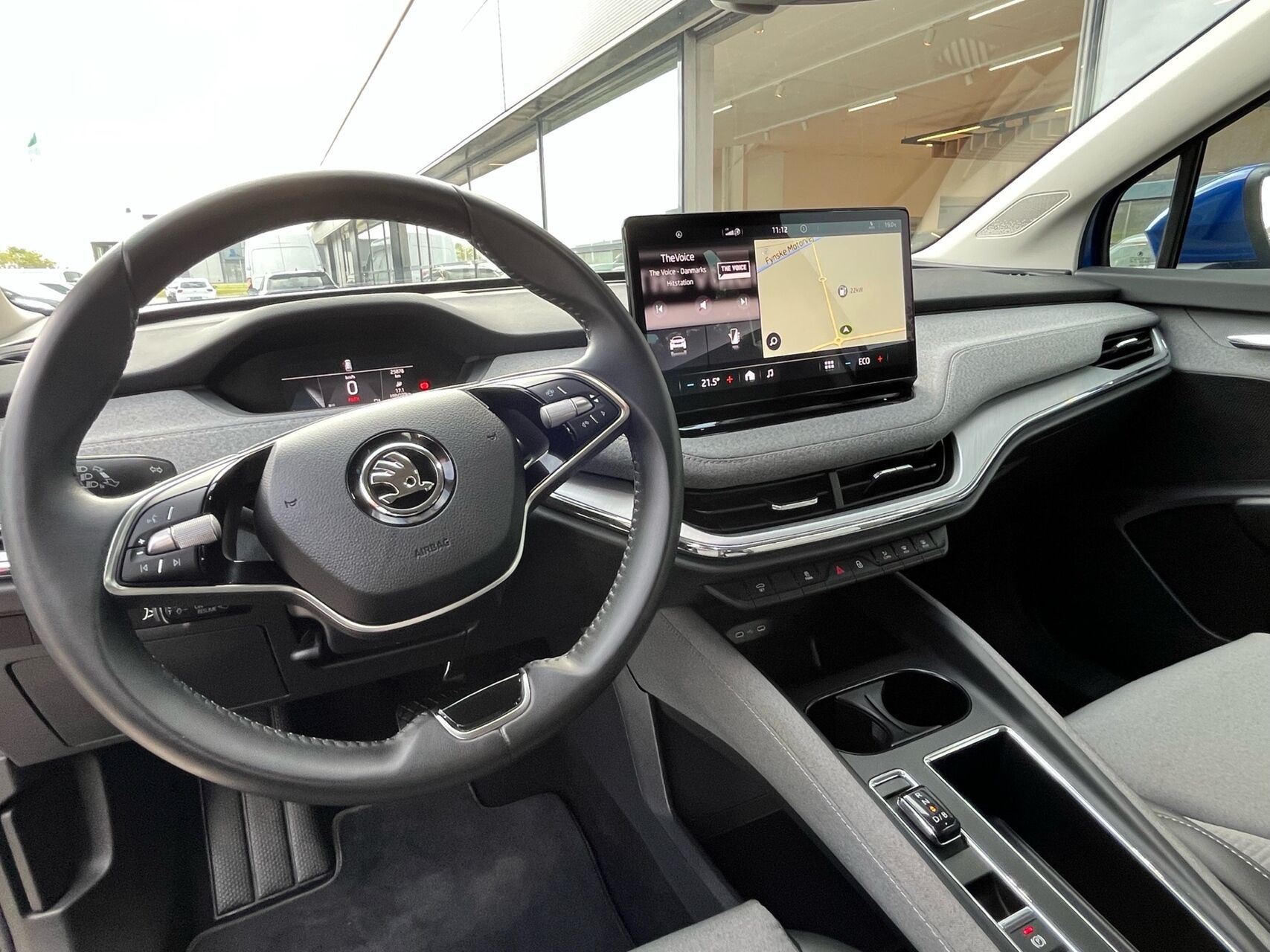 Blå Skoda Enyaq fra 2023