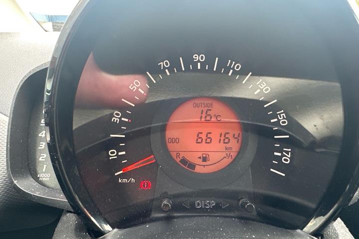 Sort Peugeot 108 fra 2020